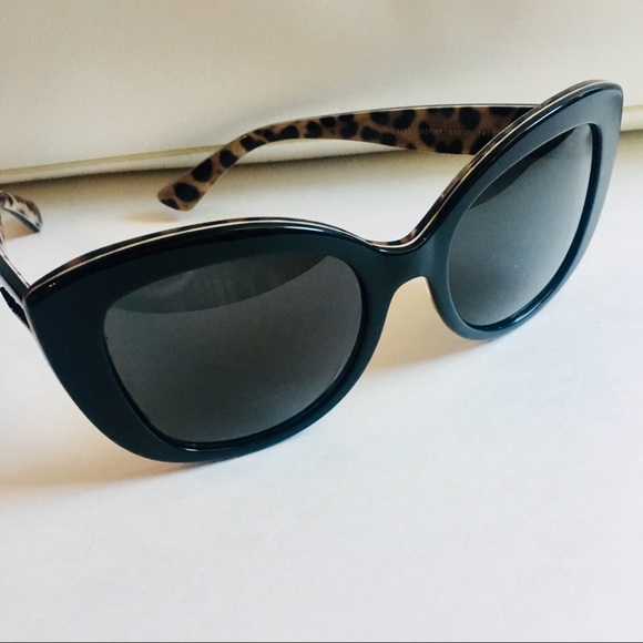 🛑SOLD🛑Dolce & Gabbana Sunglasses. - Picture 4 of 6